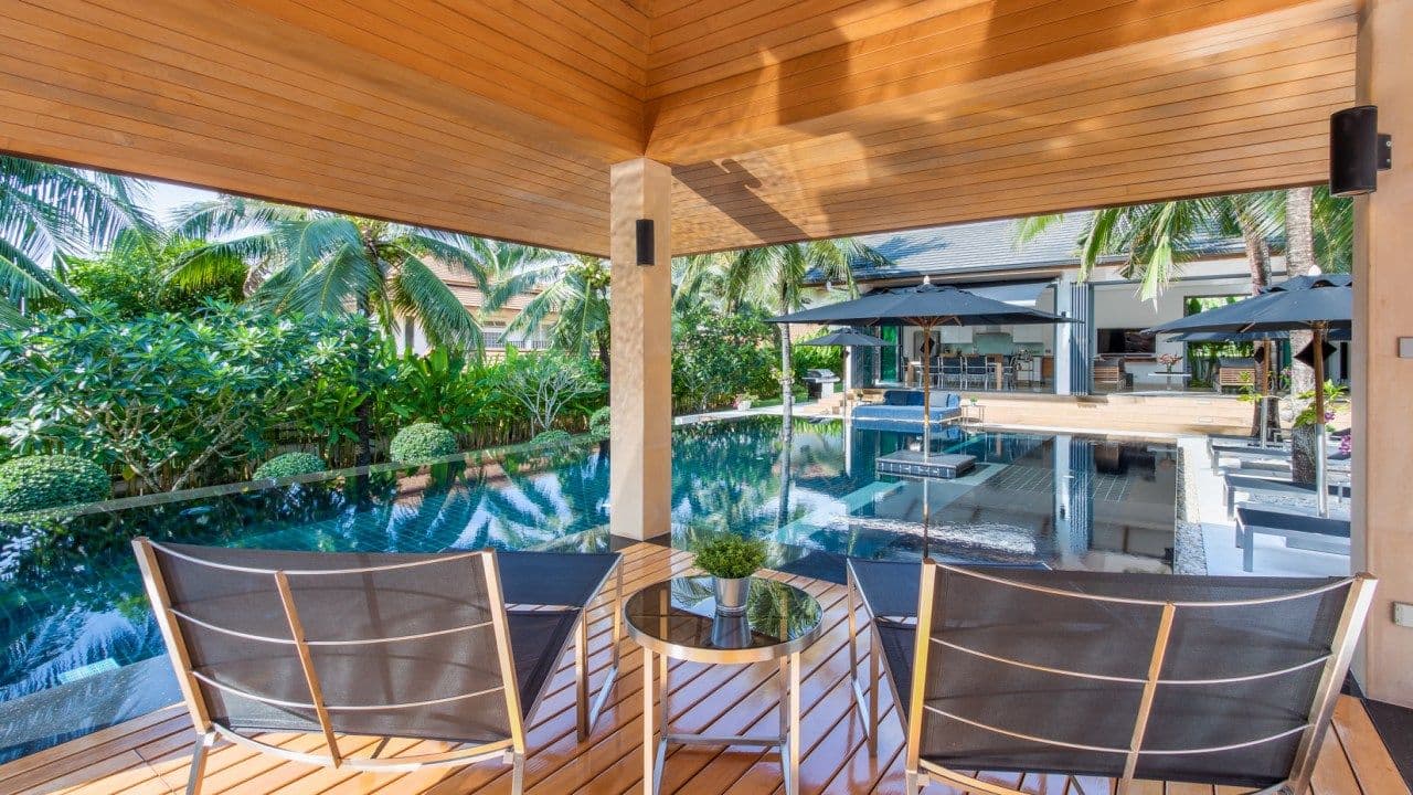 Exquisite Pool Villa with Large Garden in Rawai - 5 beds/4 baths — photo 2
