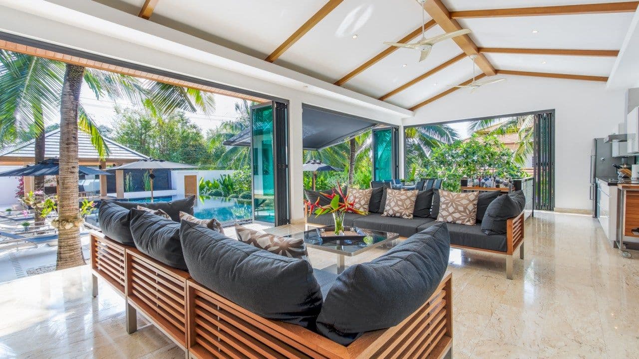 Exquisite Pool Villa with Large Garden in Rawai - 5 beds/4 baths — photo 5
