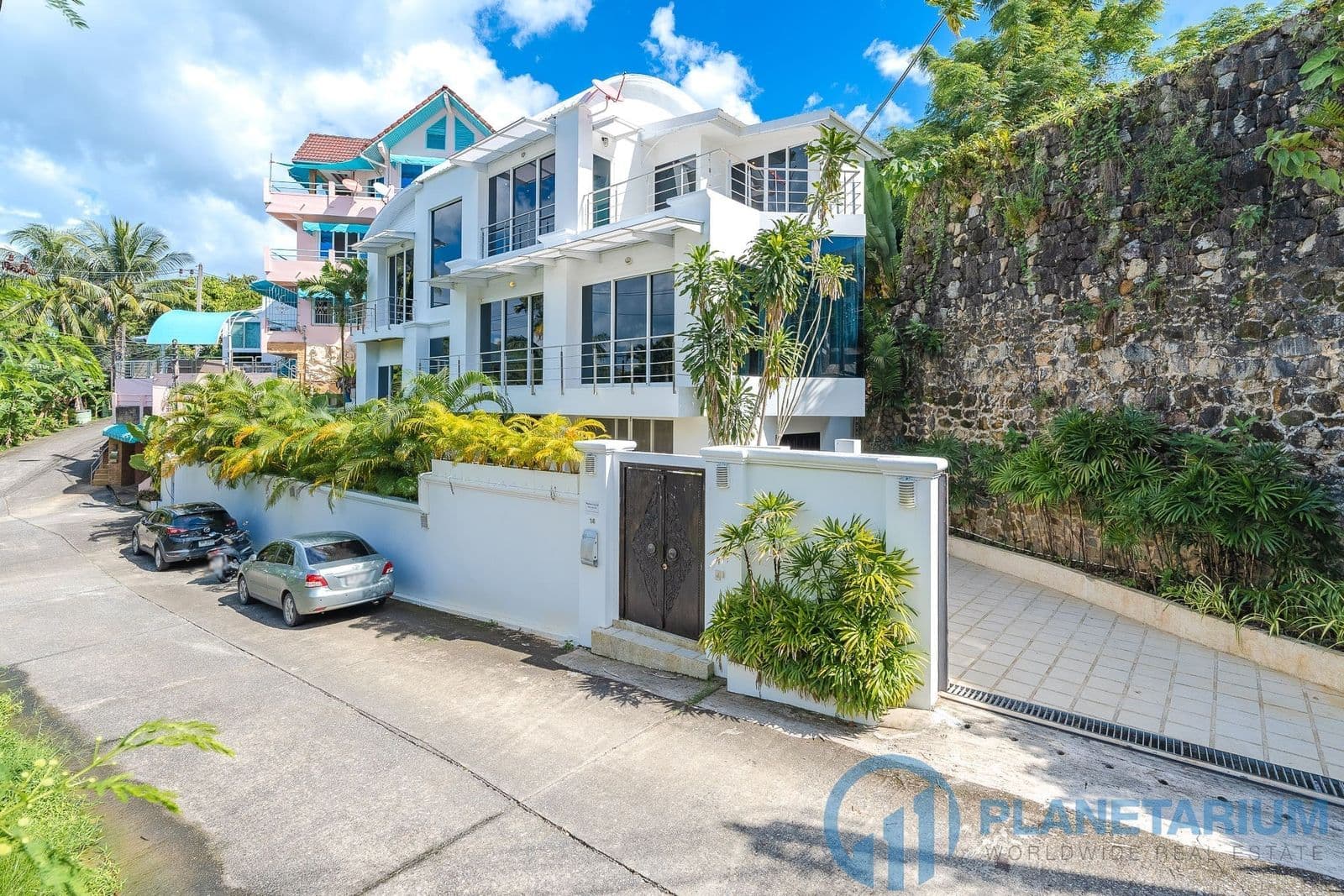White house villa patong resale — photo 1