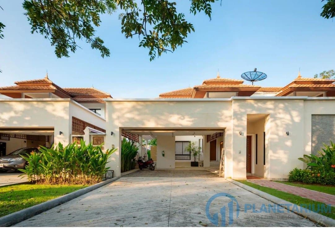 4 Bedrooms Luxury villa in Laguna Resale — photo 2