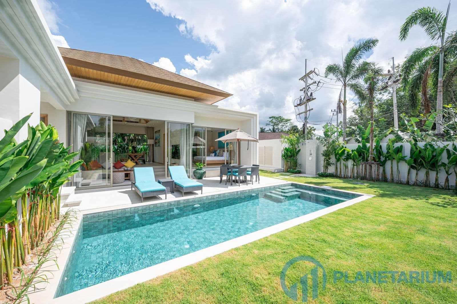 3 Bedrooms Trichada luxury villa for rent — photo 1