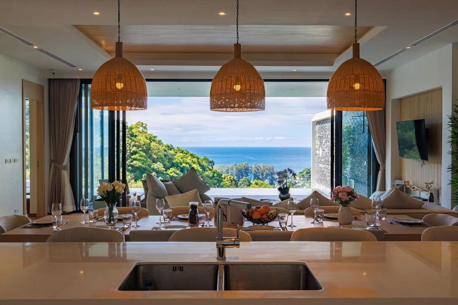 A Privilege Luxury Condominium Seaview — photo 2