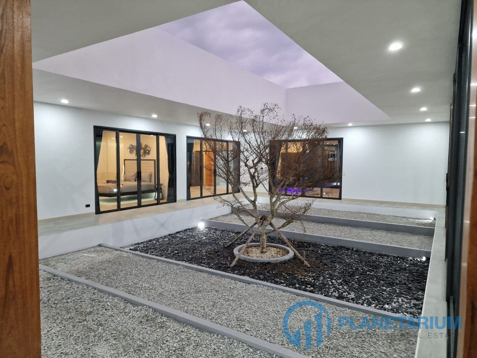 8 Bedrooms pool villa at rawai for rent — photo 4