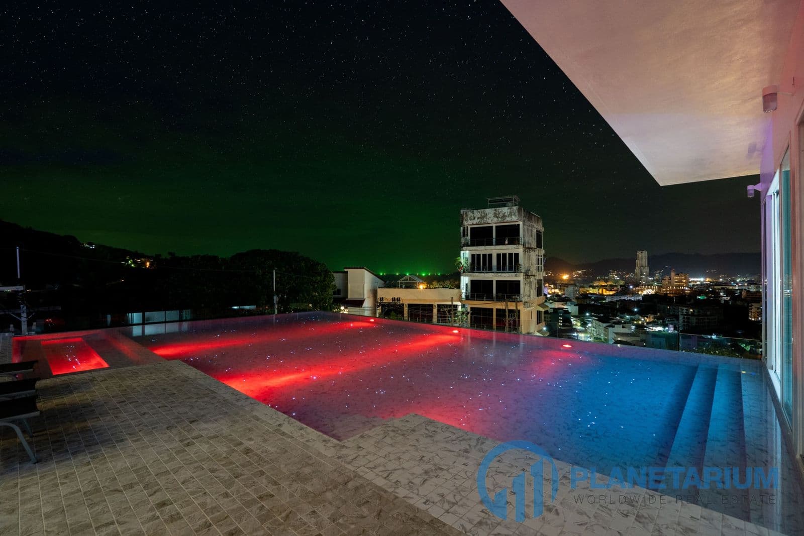 New modern luxury pool villa at patong — photo 3