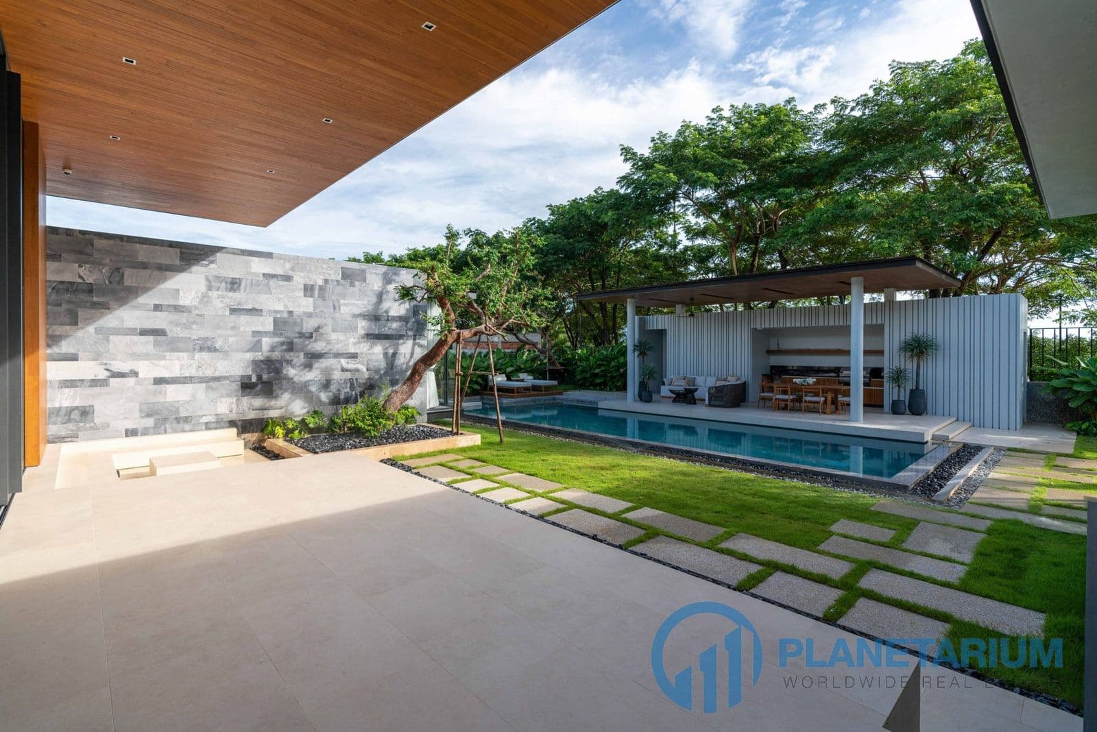 4 Bedrooms Botanica Floresta resale — photo 5