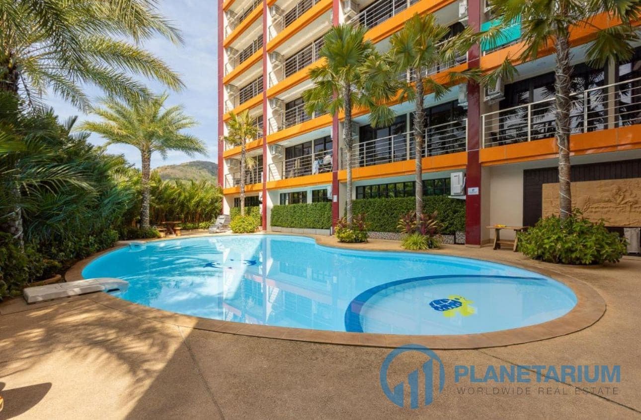 1 bed naiharn condo resale — photo 3