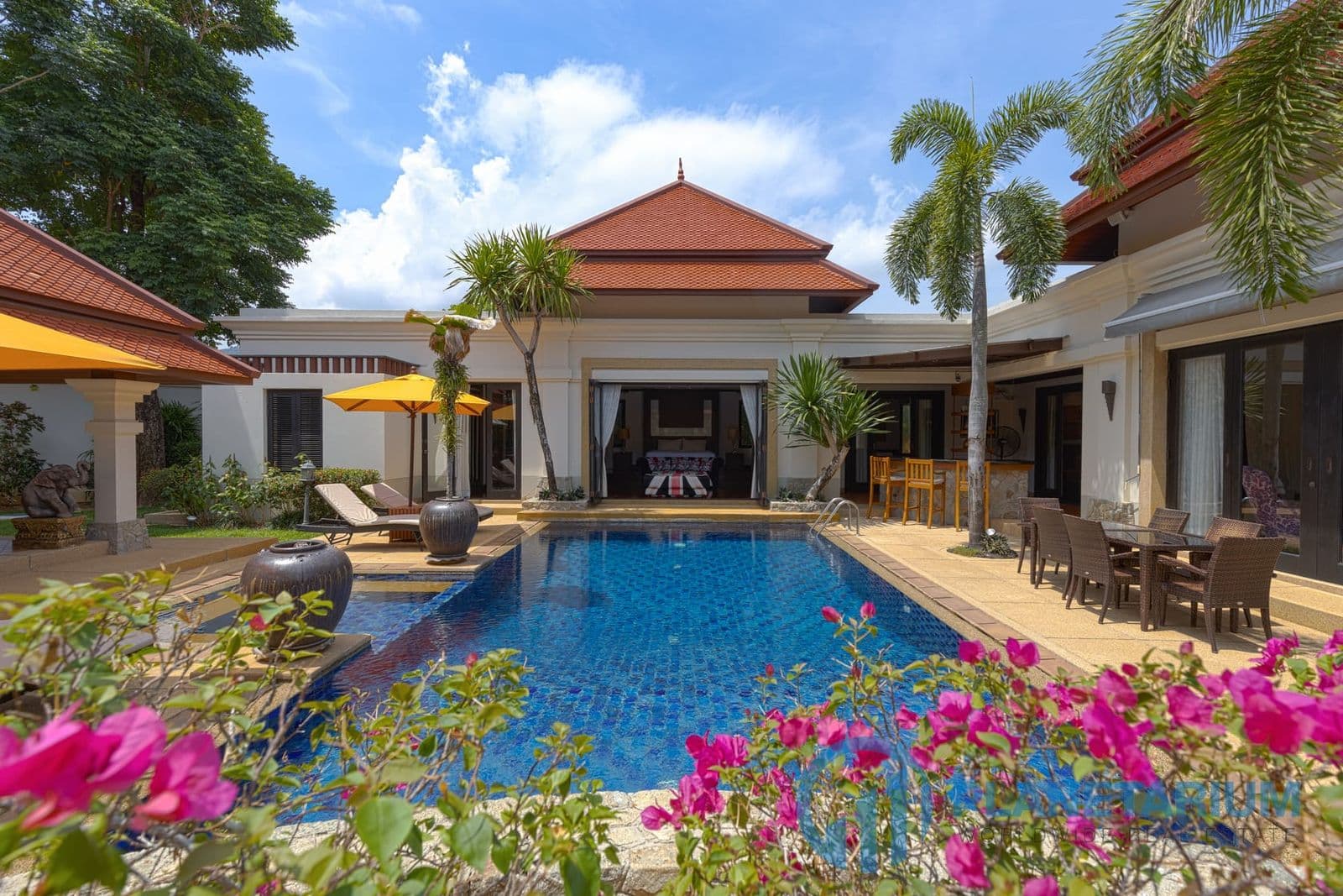 4 Bedrooms Pool villa  Sai Taan resale — photo 1