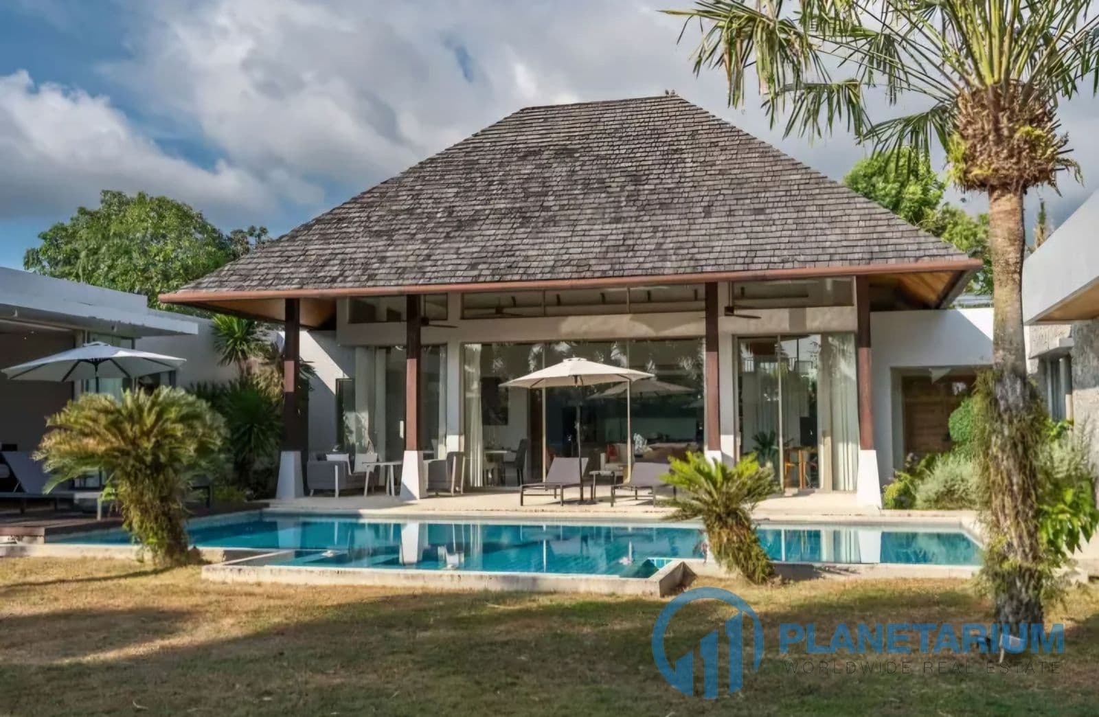 4 Bedrooms Botanica for rent — photo 3