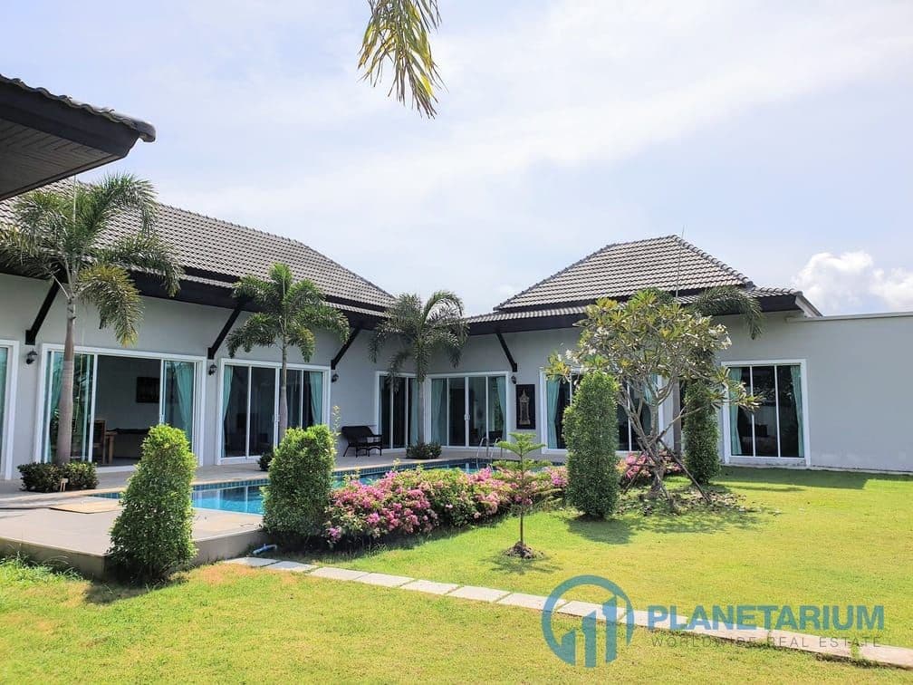 3 Bedrooms Bua Sawan villa resale — photo 1