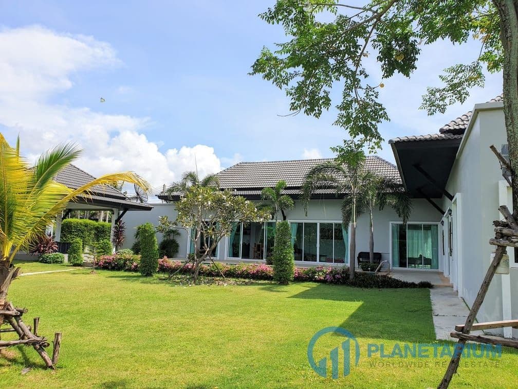 3 Bedrooms Bua Sawan villa resale — photo 2