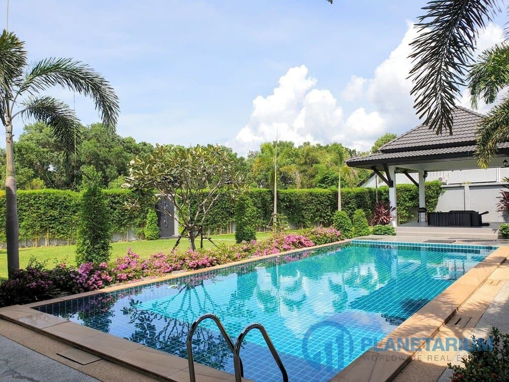 3 Bedrooms Bua Sawan villa resale — photo 4