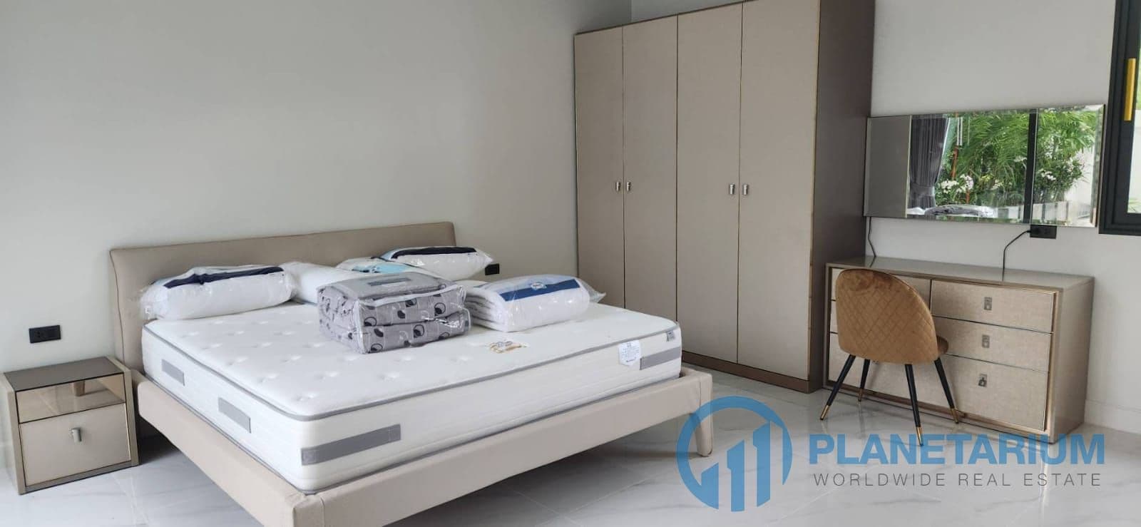 3 Bed Villa Naiharn resale — photo 7