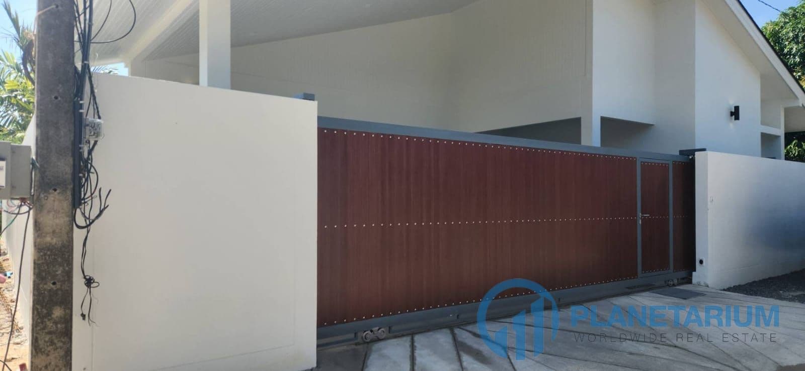 3 Bed Villa Naiharn resale — photo 2