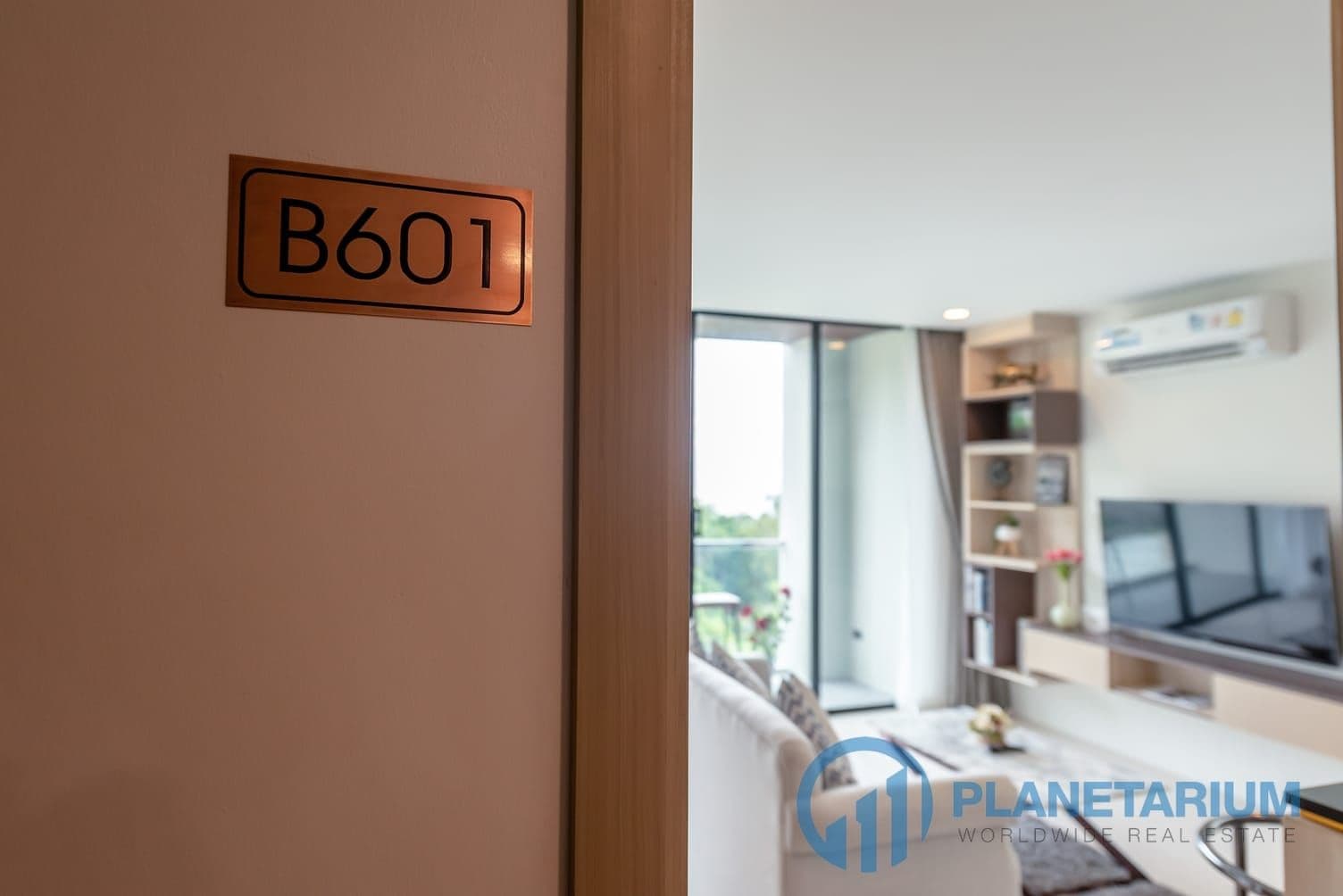 1 Bedroom Mountain / Seaview ViVa patong resale — photo 1