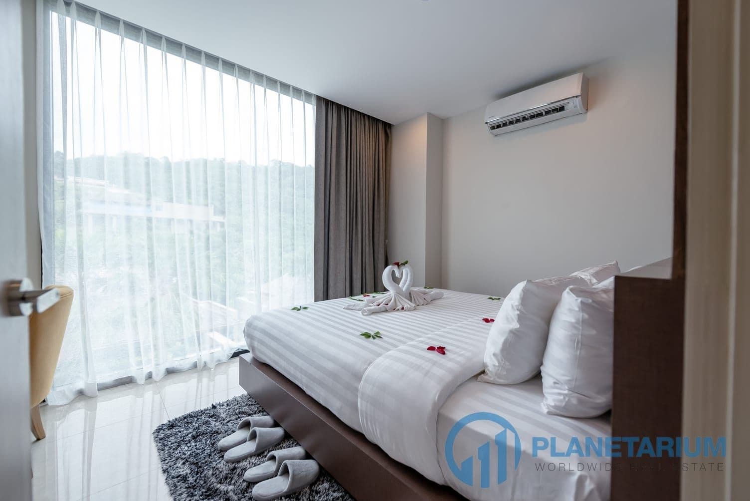 1 Bedroom Mountain / Seaview ViVa patong resale — photo 2
