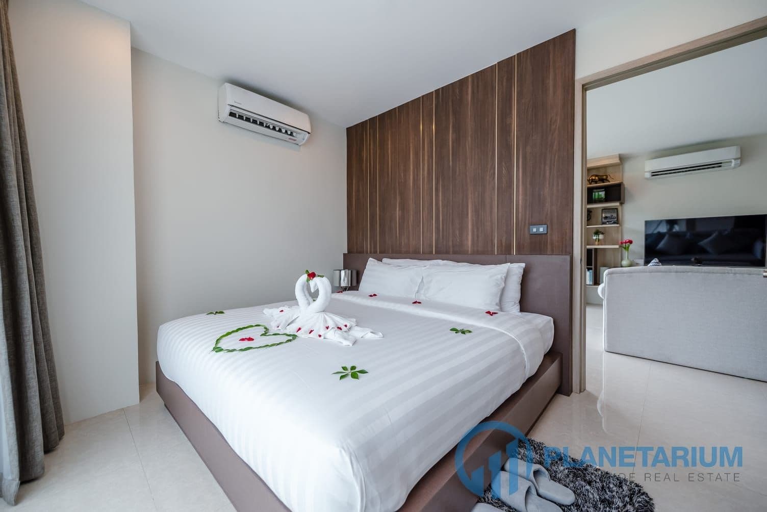 1 Bedroom Mountain / Seaview ViVa patong resale — photo 3