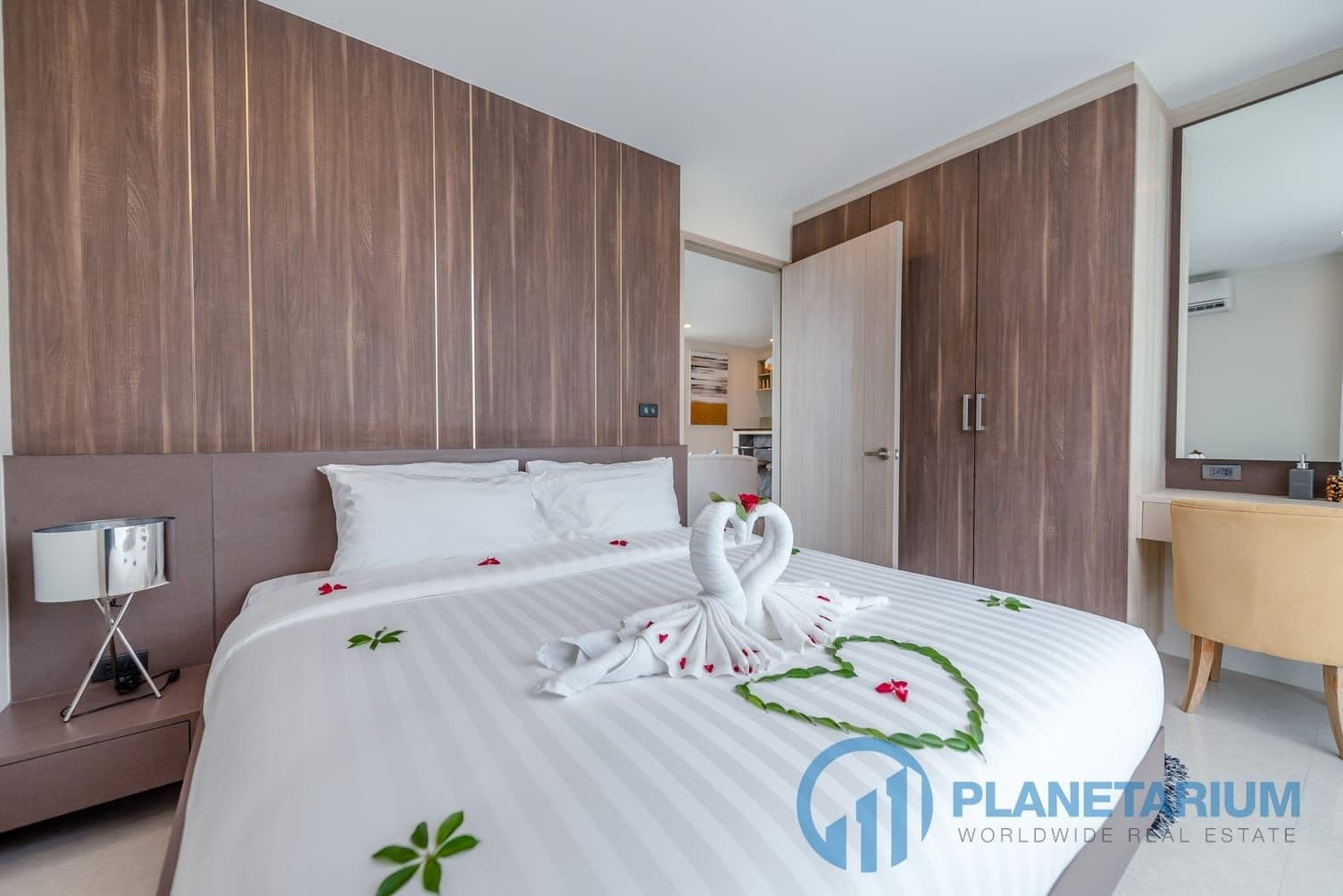 1 Bedroom Mountain / Seaview ViVa patong resale — photo 4