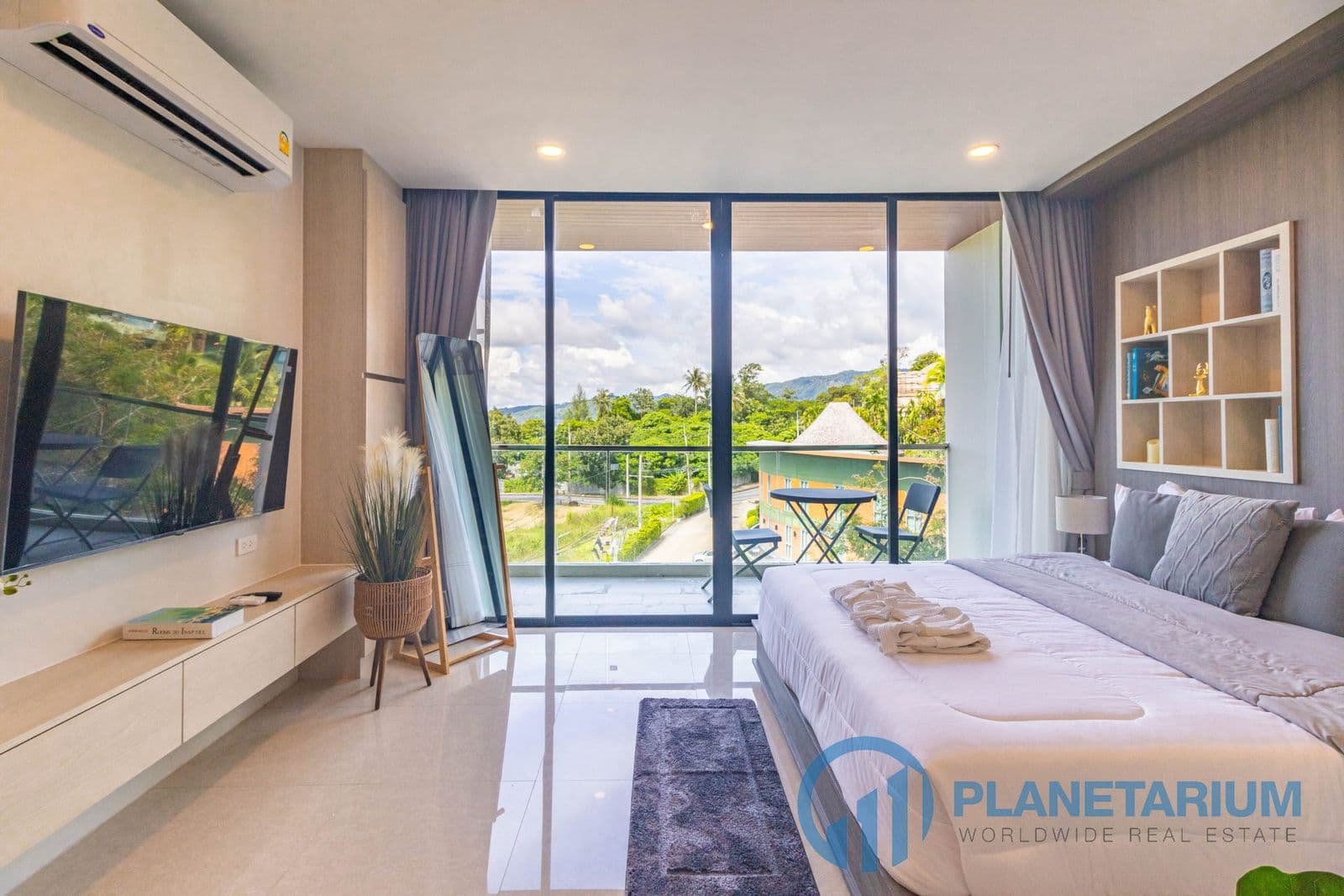 Studio seaview Viva patong condo resale — photo 2