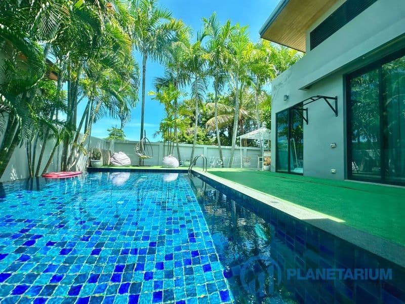 3 Bedrooms Baan Bua Villa for rent — photo 1