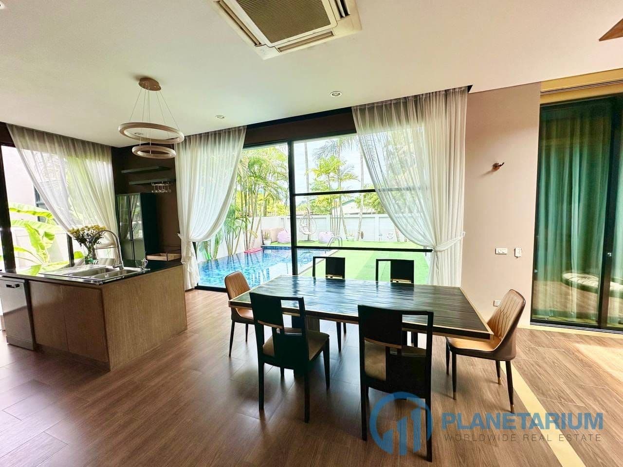 3 Bedrooms Baan Bua Villa Resale — photo 4