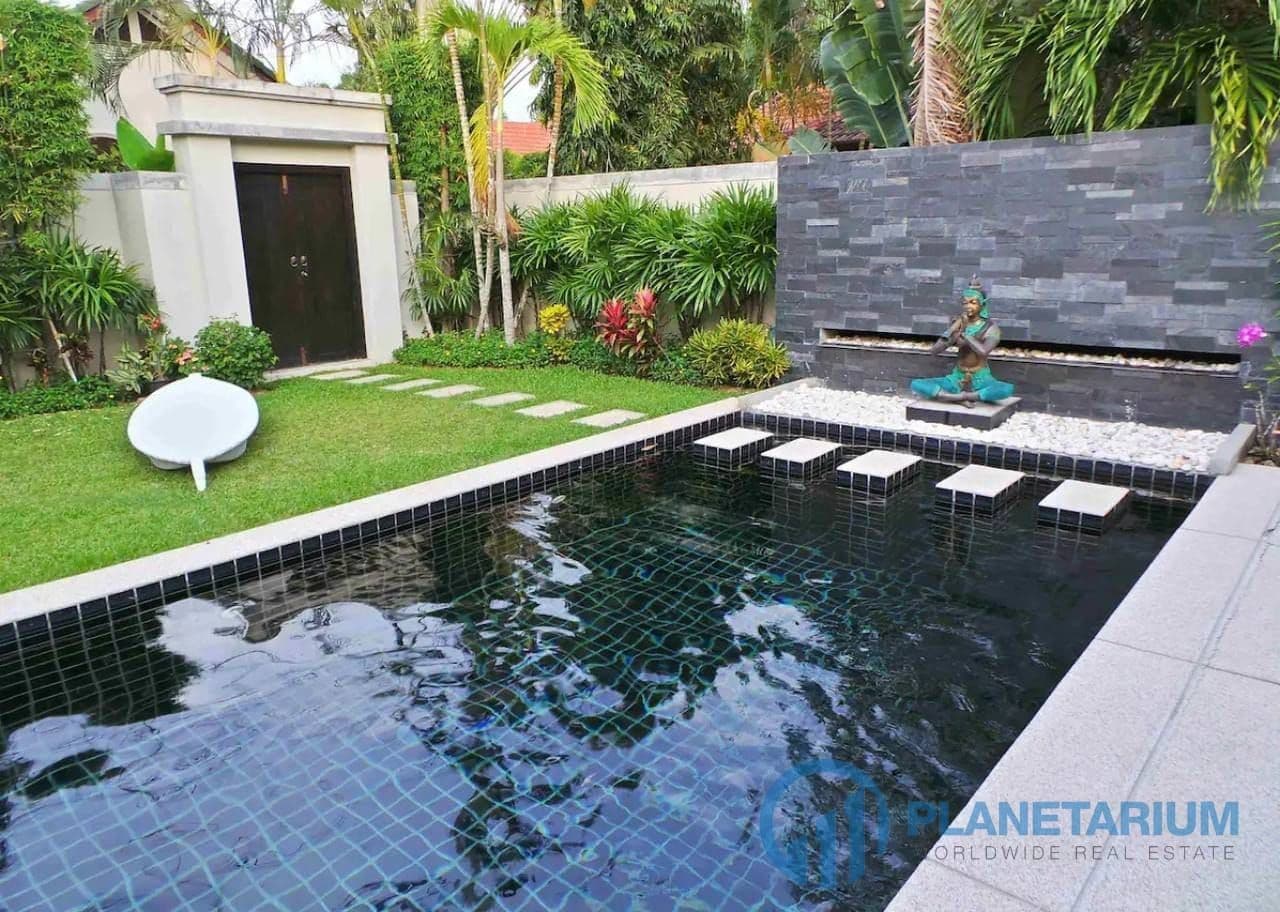 3 bedrooms villa naiharn for rent — photo 2