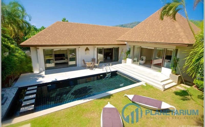 3 bedrooms villa naiharn for rent — photo 1