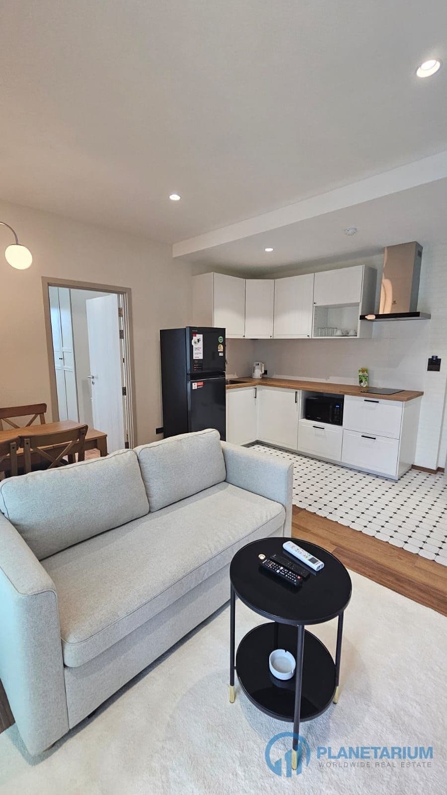 2 Bedrooms Pool View Ttitle Halo 1 resale — photo 2