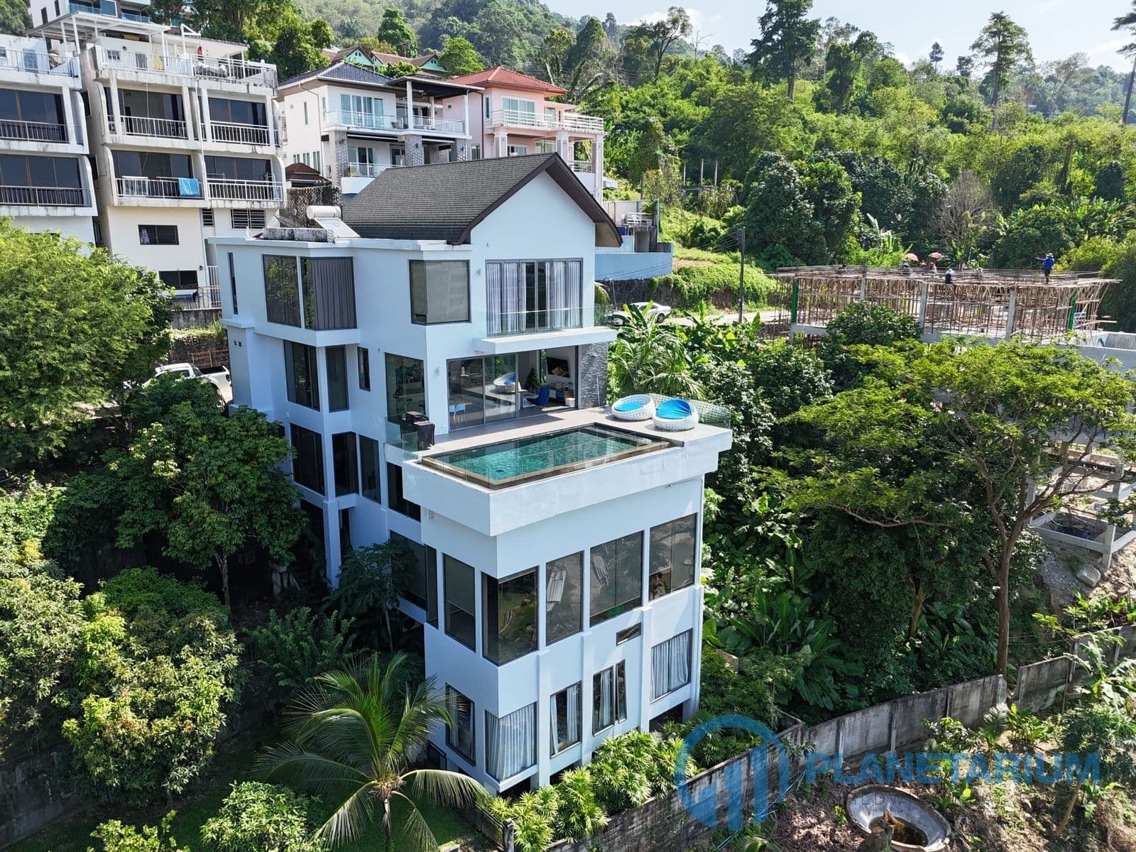 5 Bed / 5 Bath pool villa patong for rent — photo 1