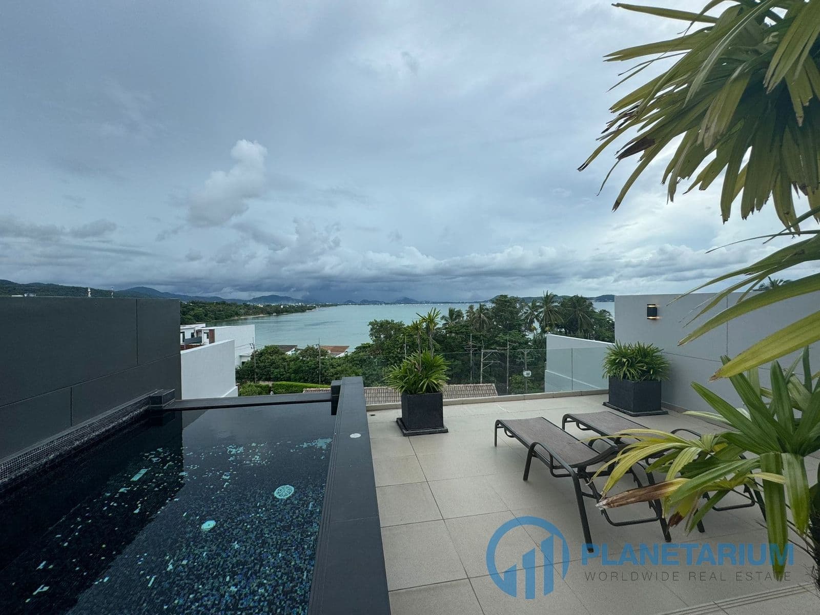 4-storey Aqua Villa Rawai resale — photo 1