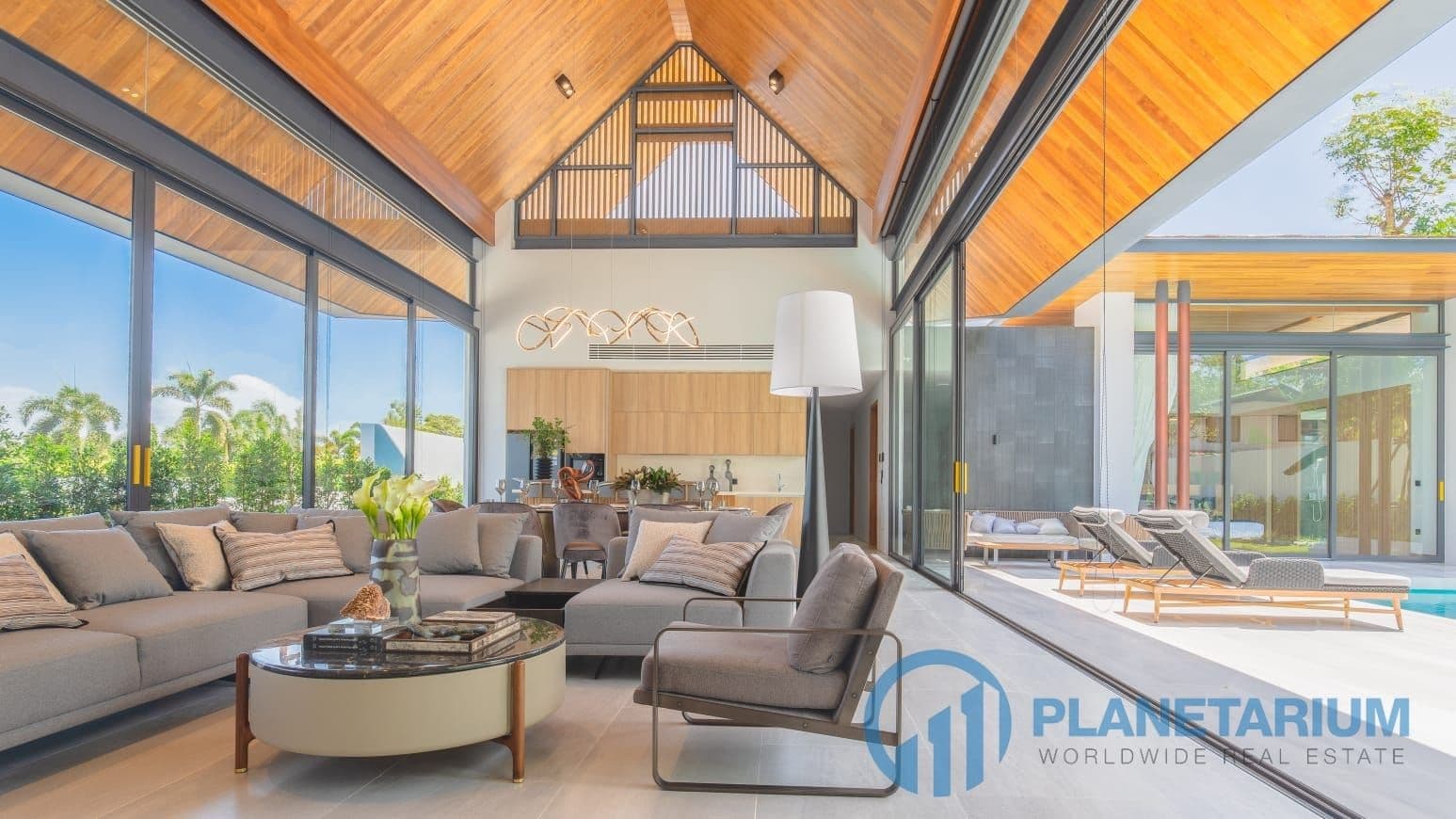Luxury Villa Modern Design Meets Traditional Thai — photo 3