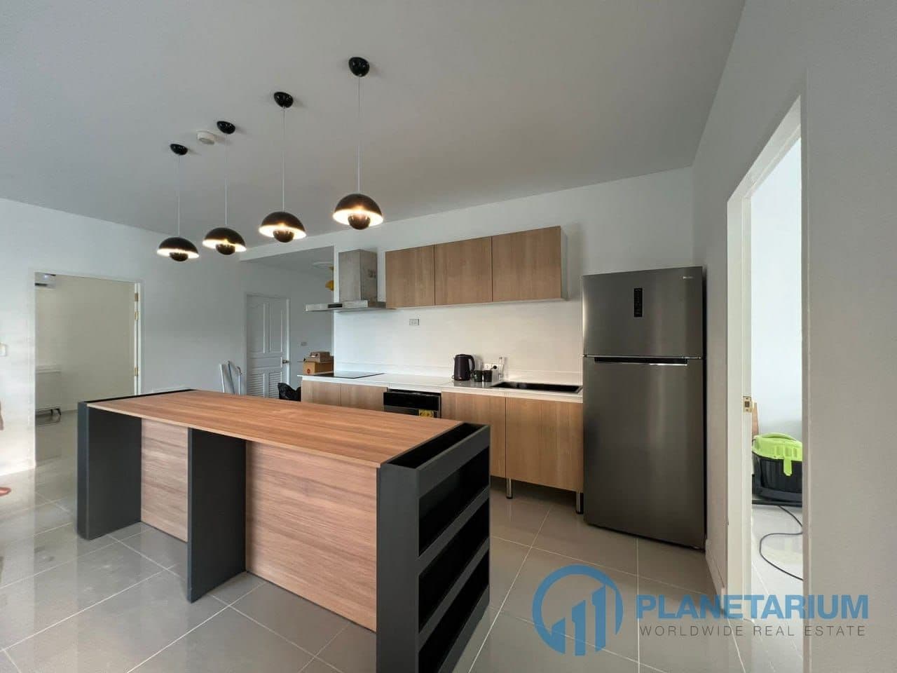 3 Bedrooms apartment near central Resale — photo 4