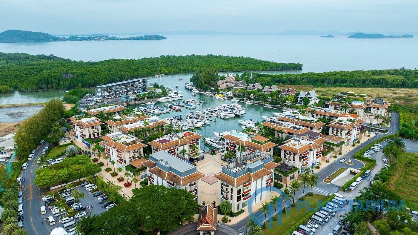 3 Bedrooms Royal Marina Resale — photo 1