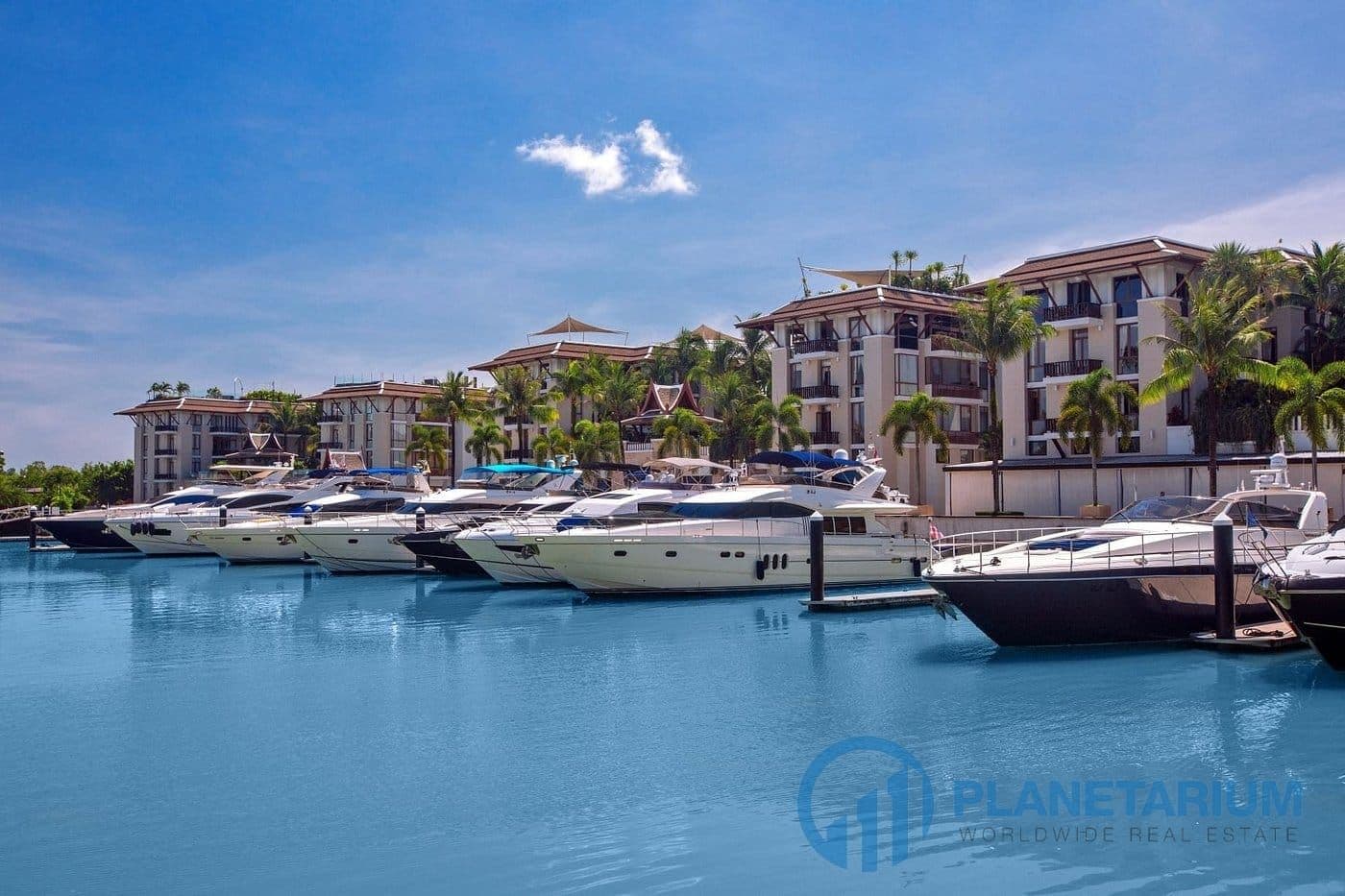 3 Bedrooms Royal Marina Resale — photo 3