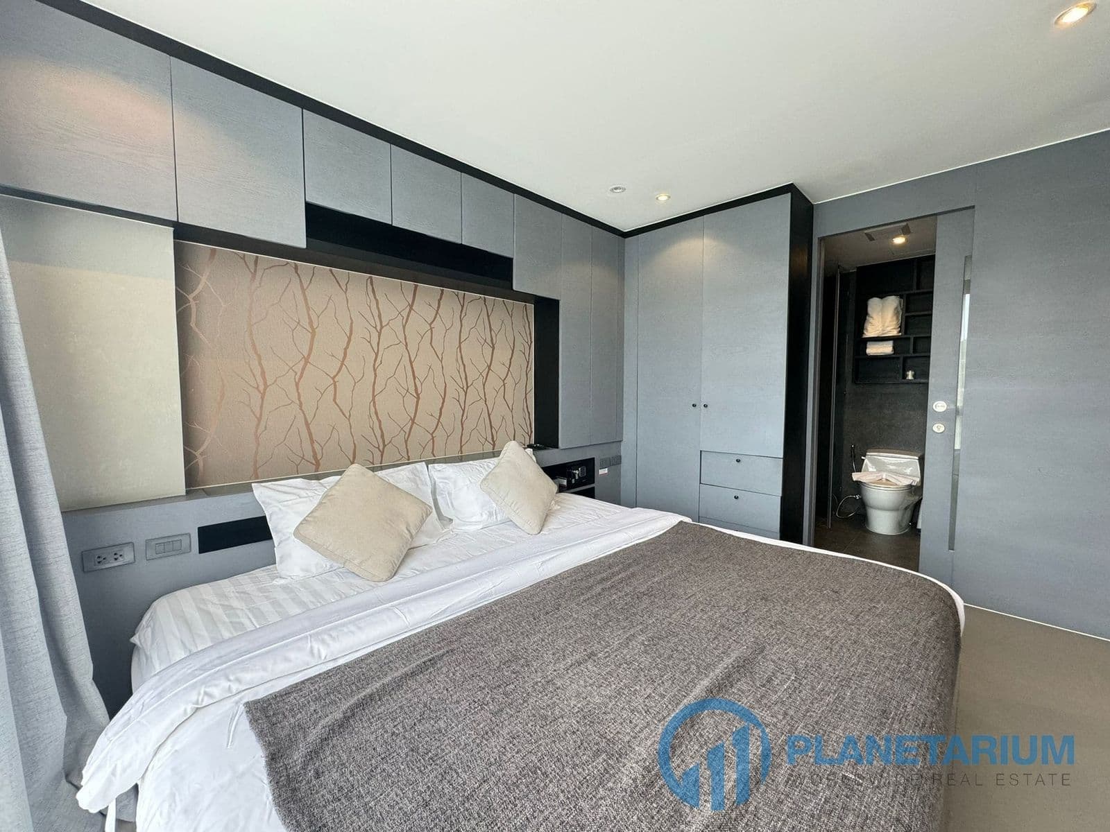 1 Bed City Gate Kamala Resale — photo 5