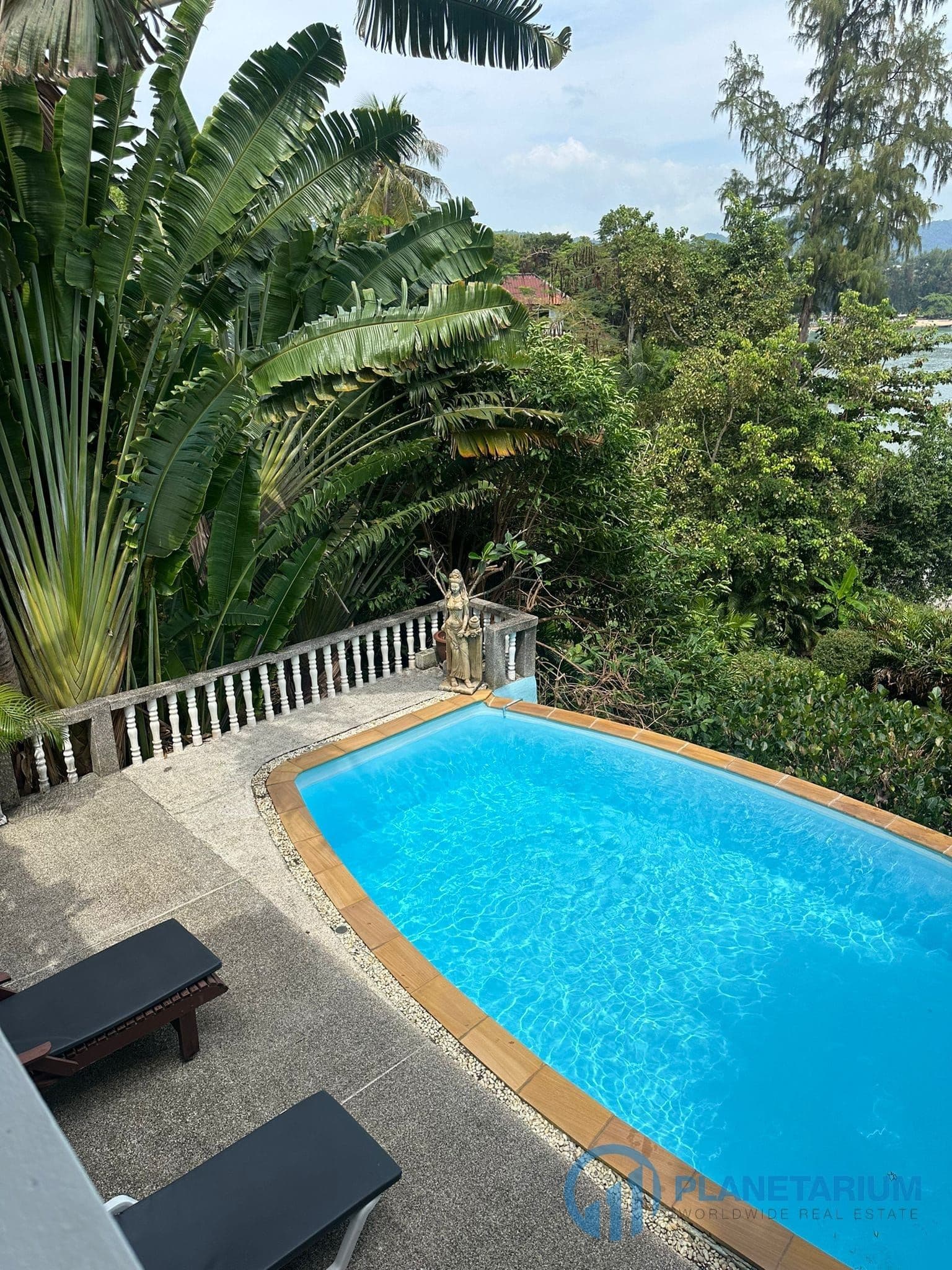 3 Bedrooms Beach Front Villa Rawai resale — photo 2
