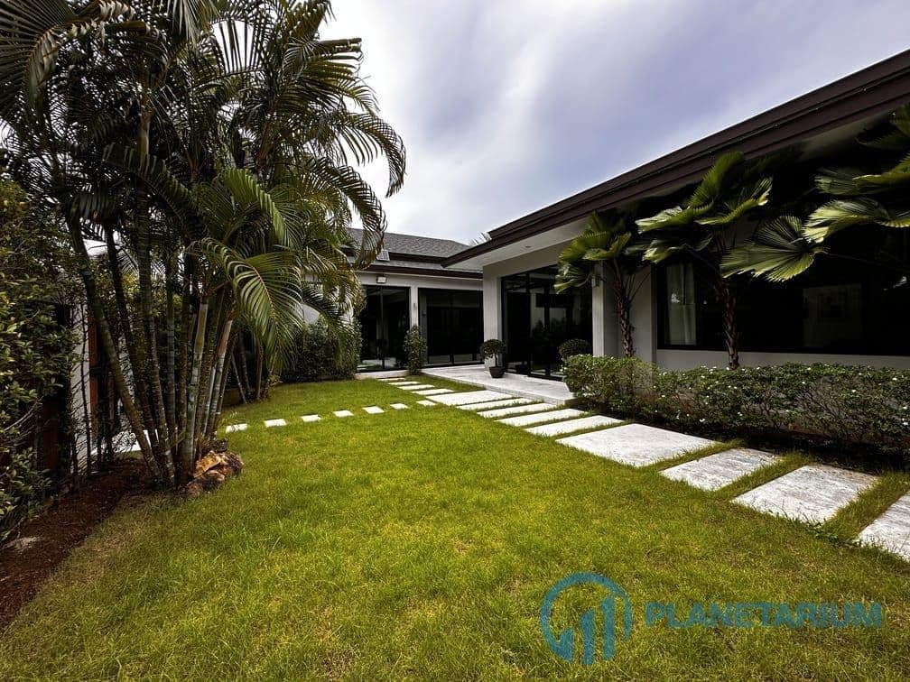 4 Bedrooms Peykaa pool villa resale — photo 3
