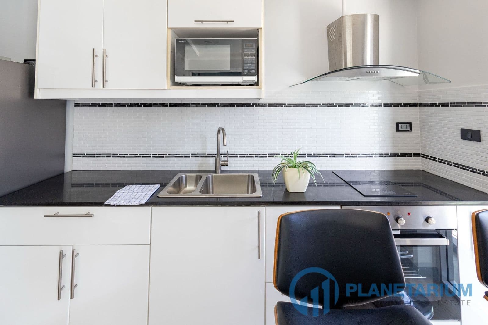 Modern living condominium in kamala — photo 3