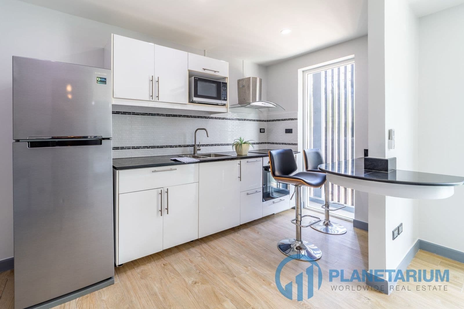 Modern living condominium in kamala — photo 4