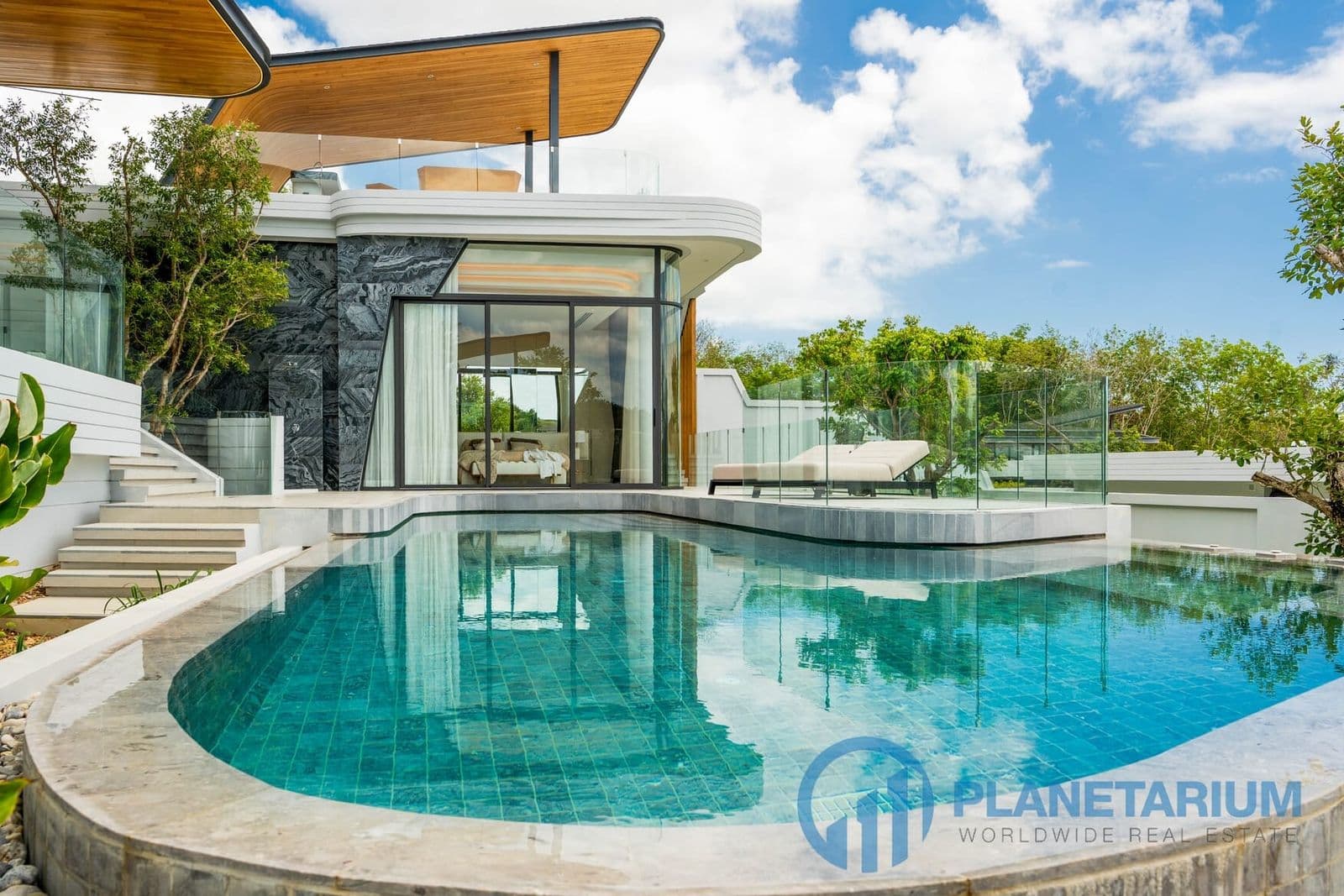 4 beds/ 4 baths Botanica Valley Resale — photo 2