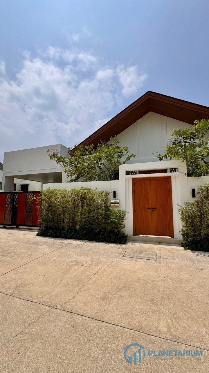 3 Bedrooms Luxury Ozone Villa resale — photo 4