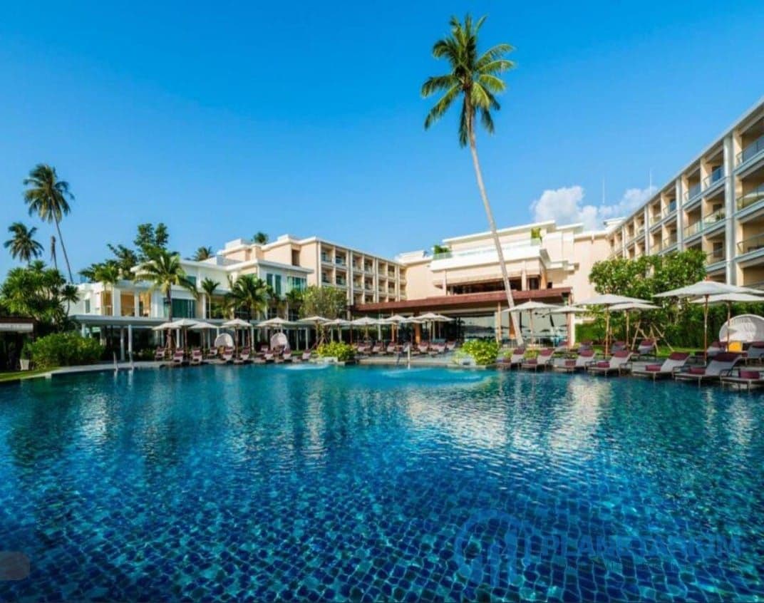 Hotel at Panwa beach for sale — photo 1