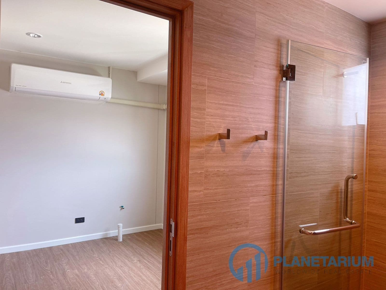 Commercial space for rent near boat avenue — photo 2