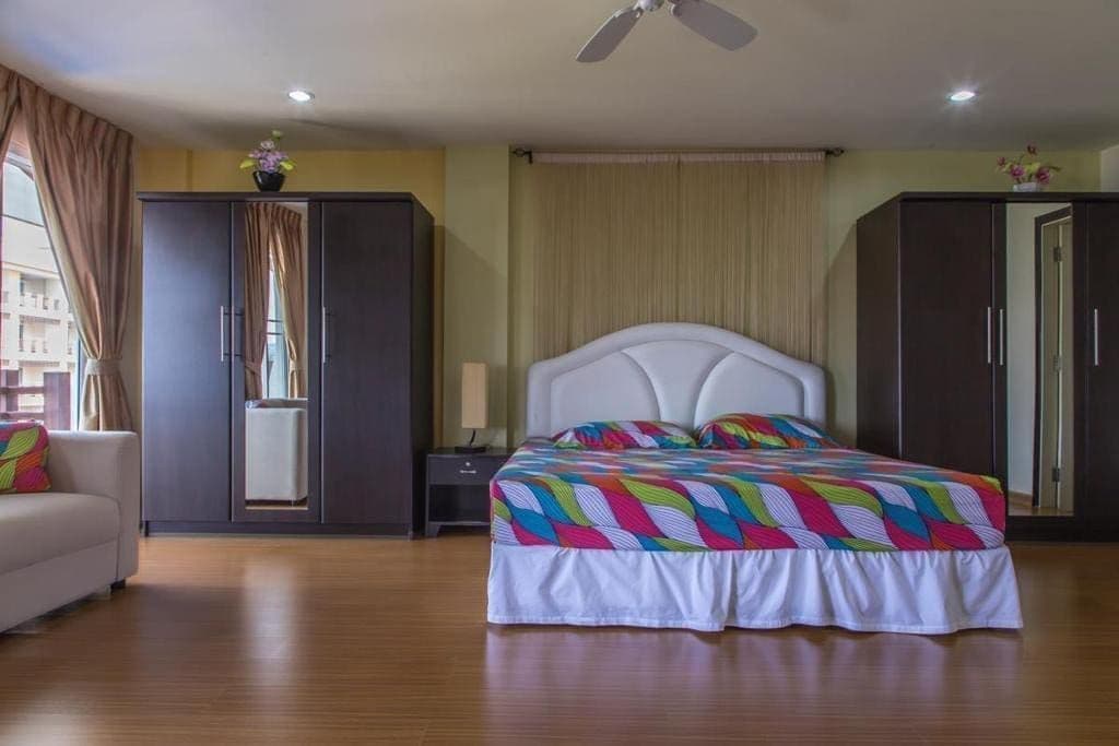 Spacious Apartment in Nai Harn Condo — photo 4