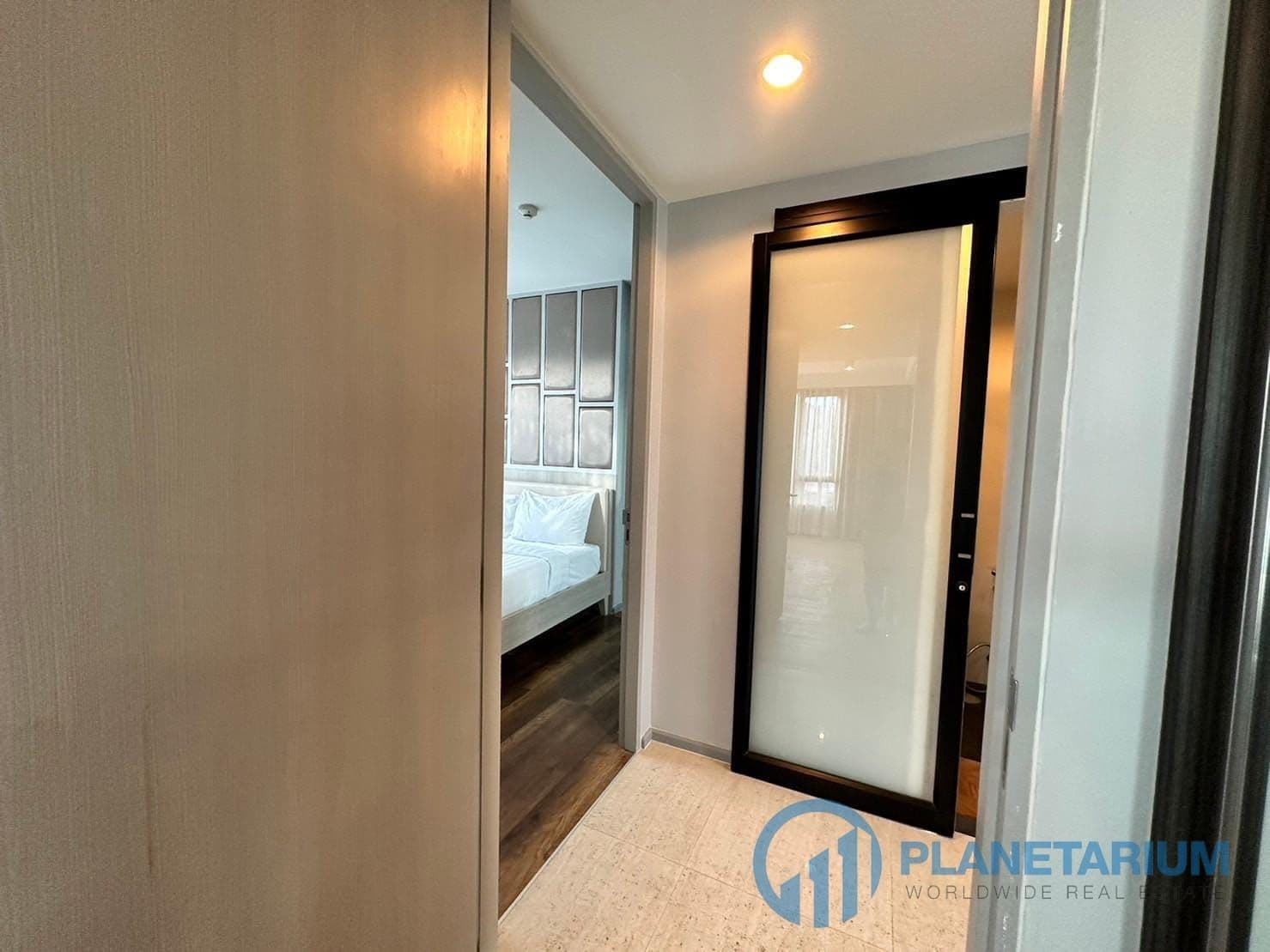2 Bedrooms Avenue Resale — photo 4