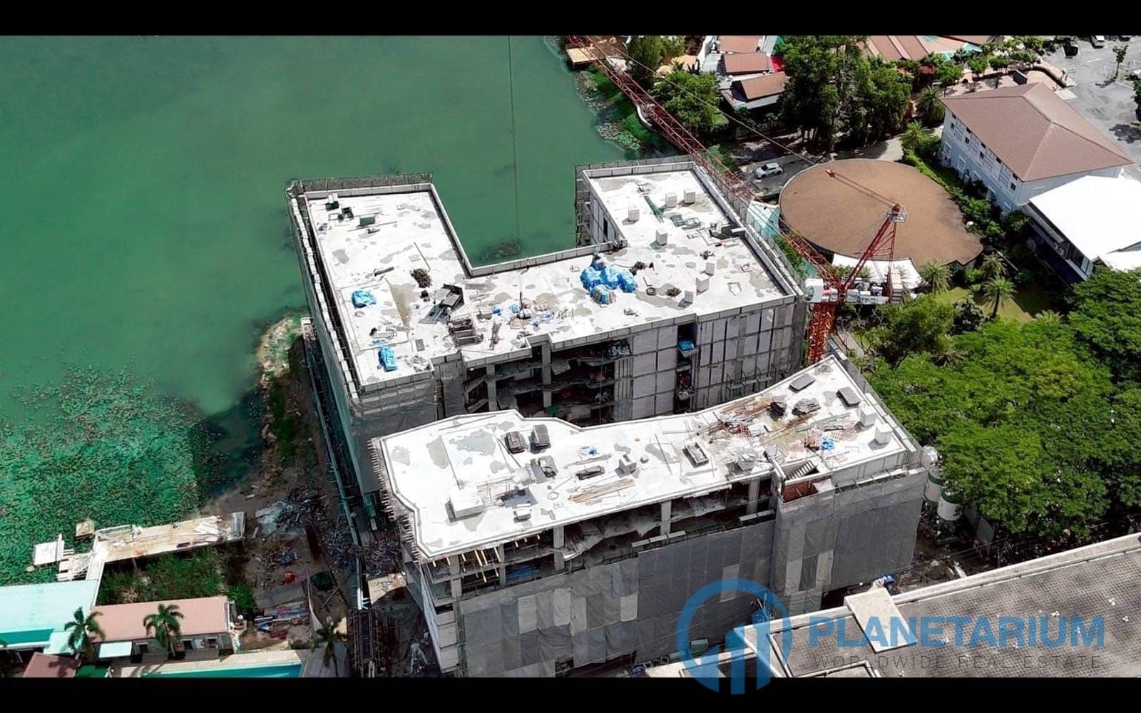 1 Bedroom Aqua Boat Avenue Resale — photo 2