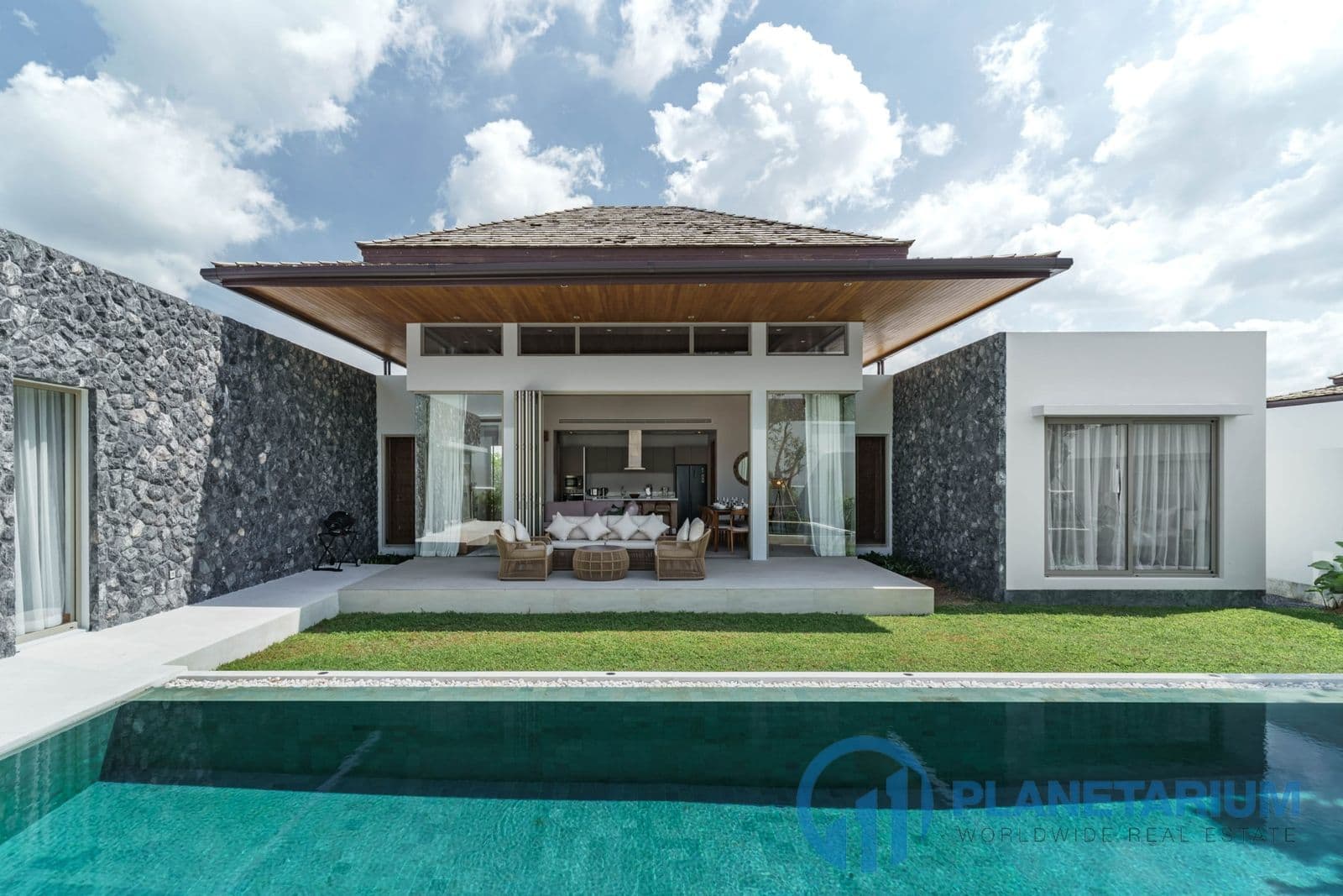 4 Bedroom Botanica Foresta Villa Resale — photo 2