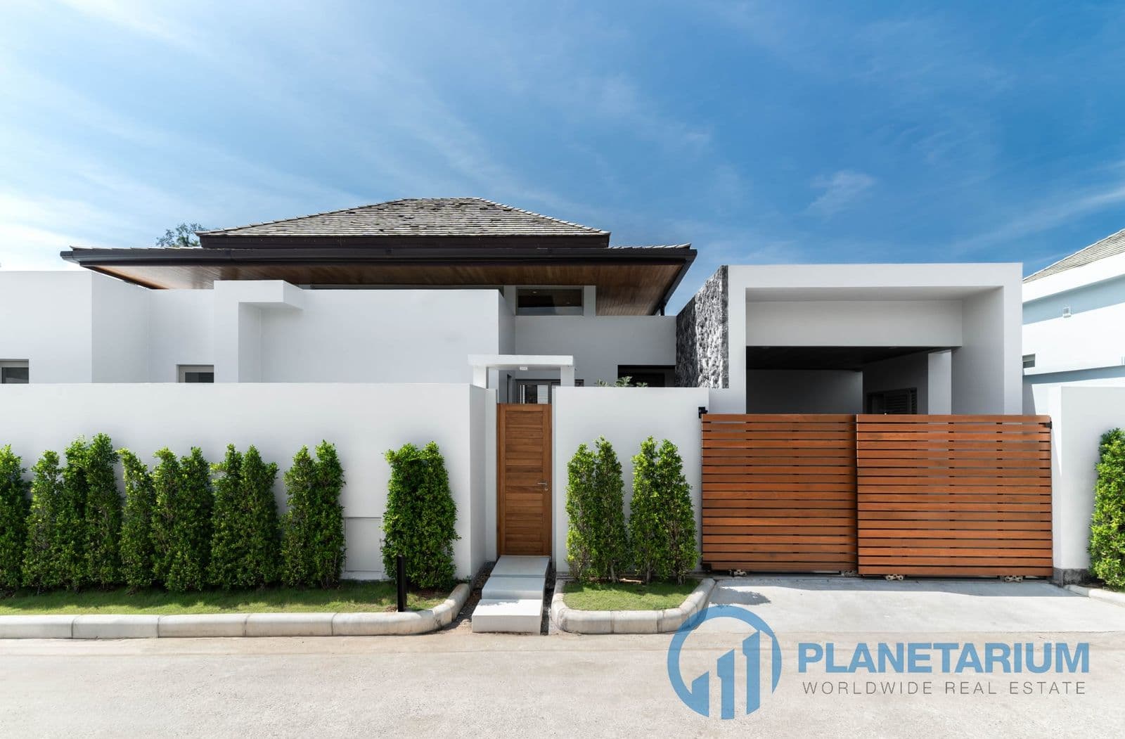 4 Bedroom Botanica Foresta Villa Resale — photo 3