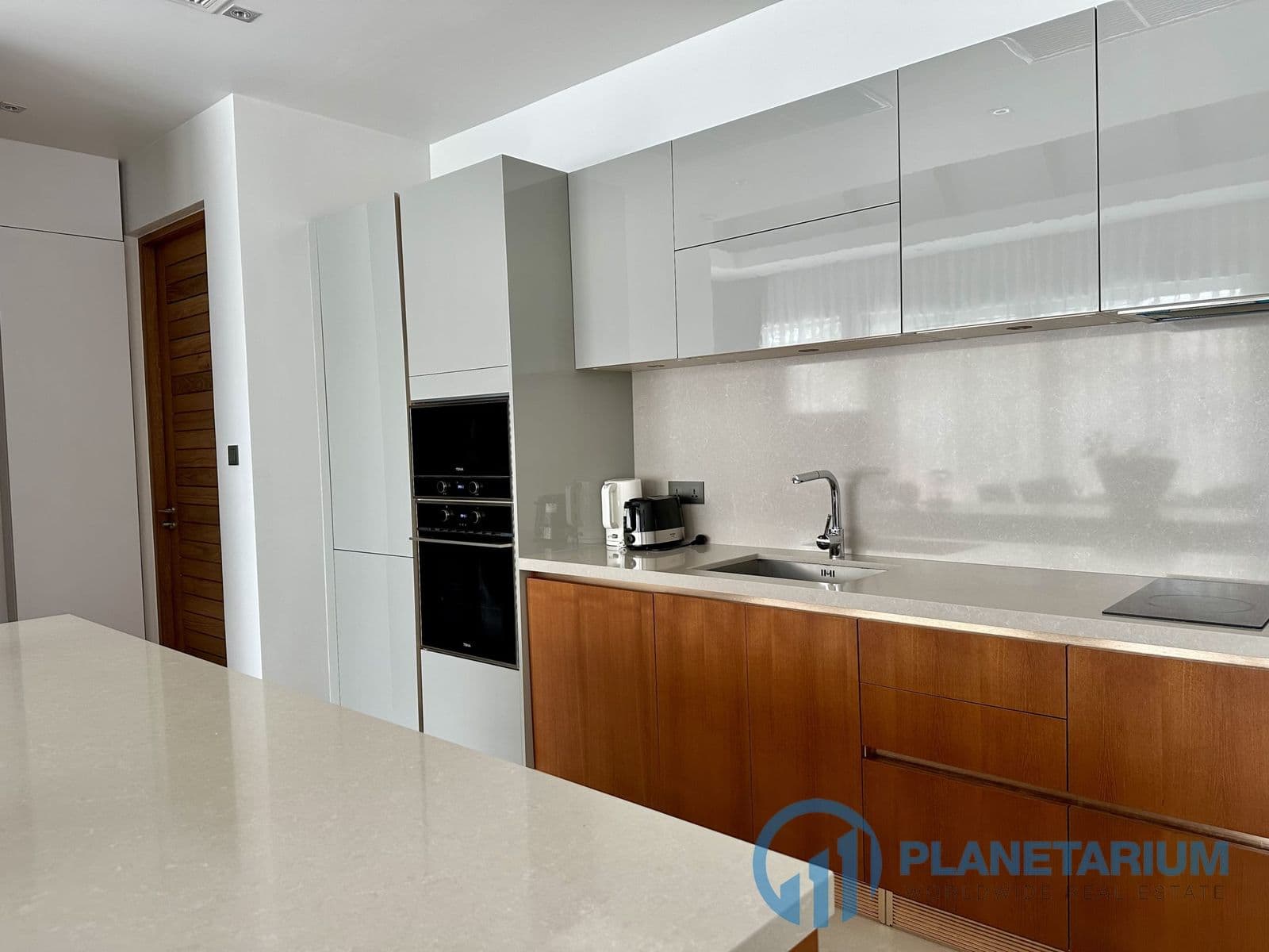 3 Bedroom Anchan Hill for rent — photo 2