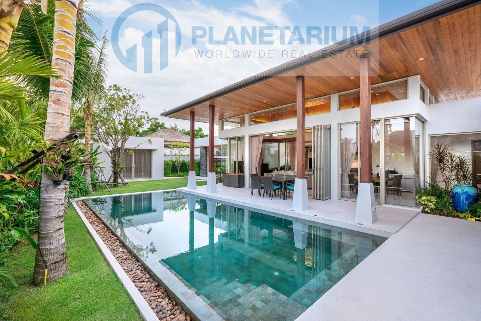 Modern luxury villa on the lake — photo 1