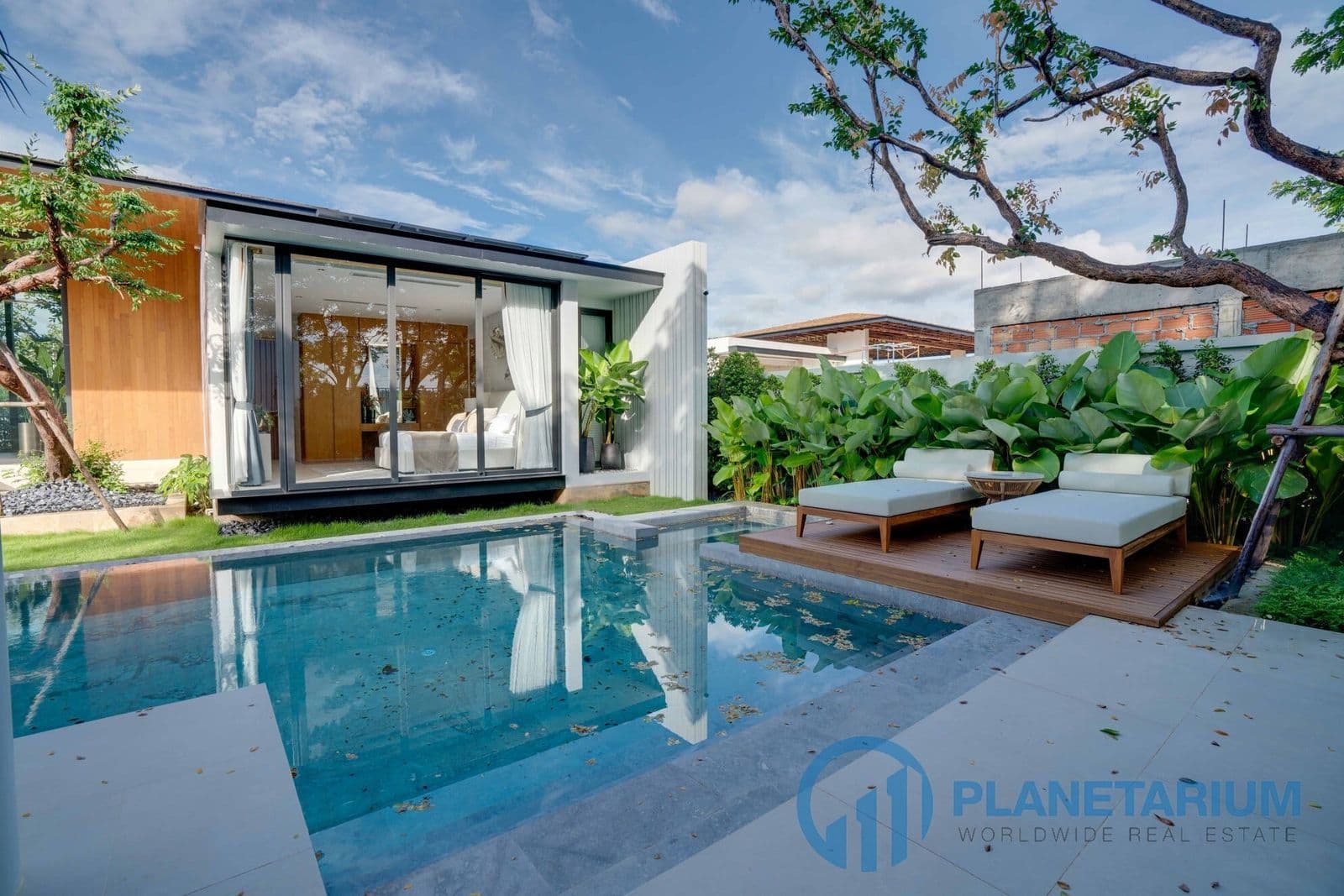 4 Bed / Botanica Foresta Resale — photo 3